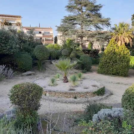 Au Calme A 600 M Des Plages De *